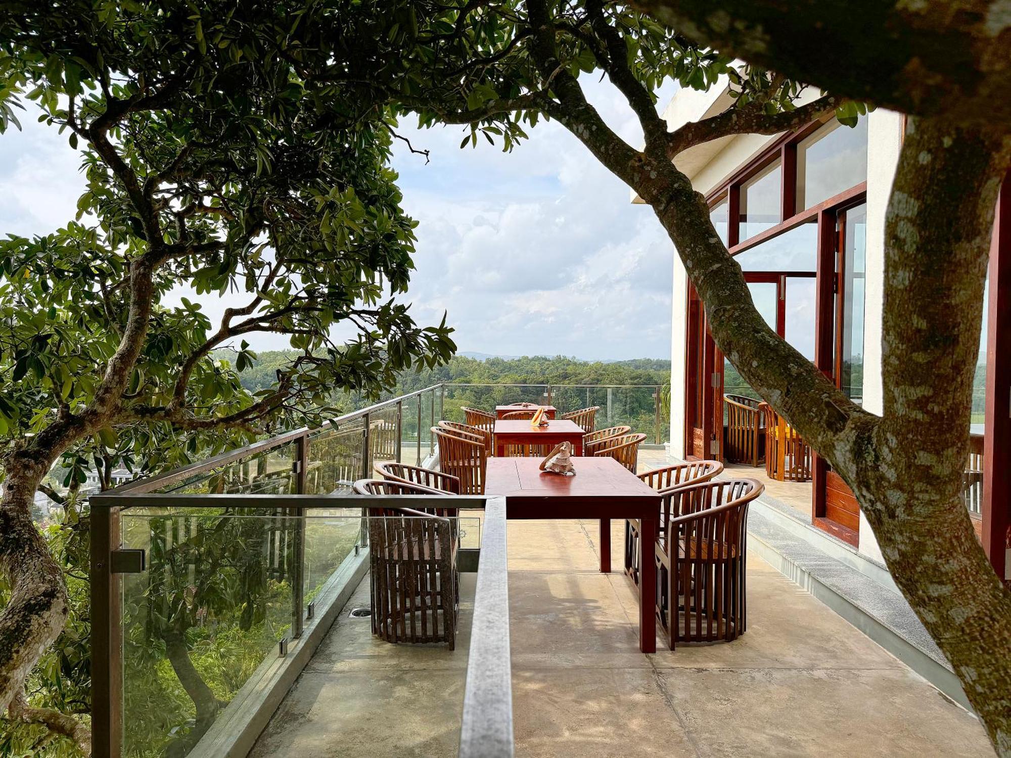 Coastline Mirissa Boutique Hotel And Spa Bagian luar foto