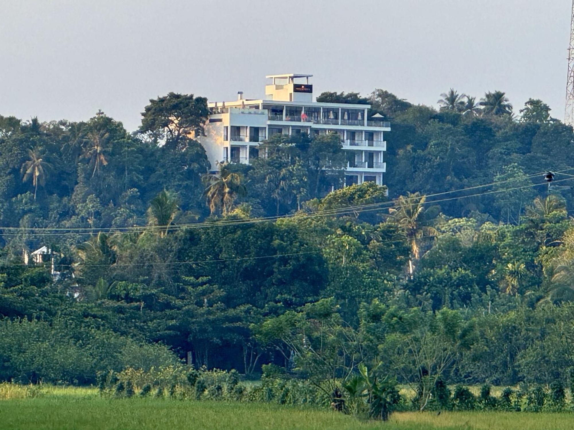 Coastline Mirissa Boutique Hotel And Spa Bagian luar foto