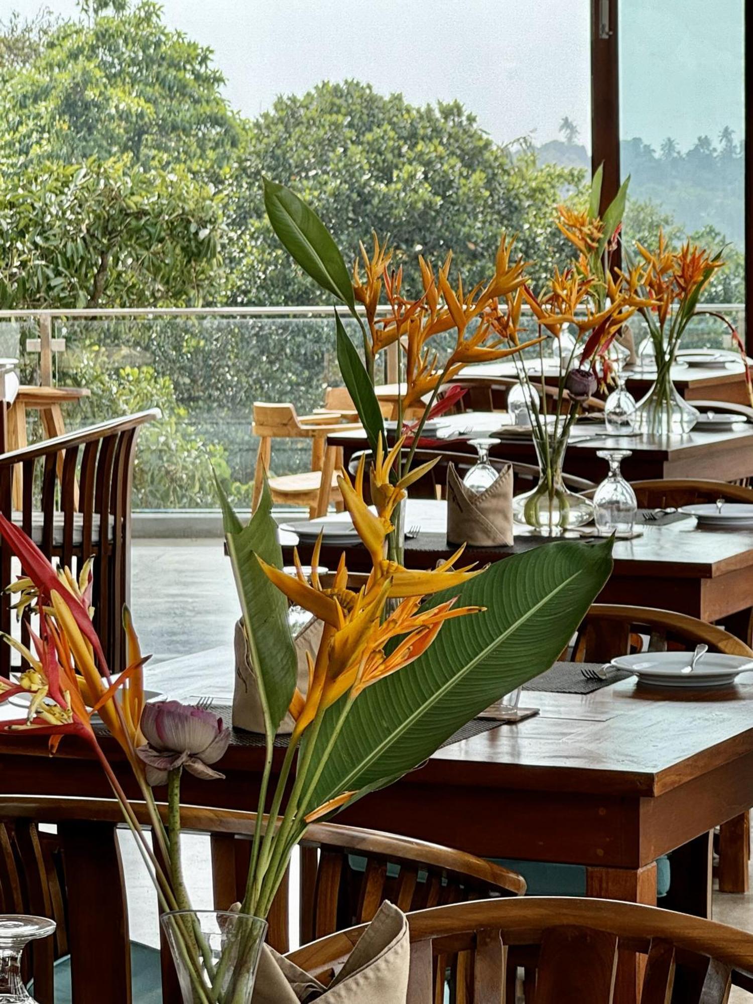 Coastline Mirissa Boutique Hotel And Spa Bagian luar foto