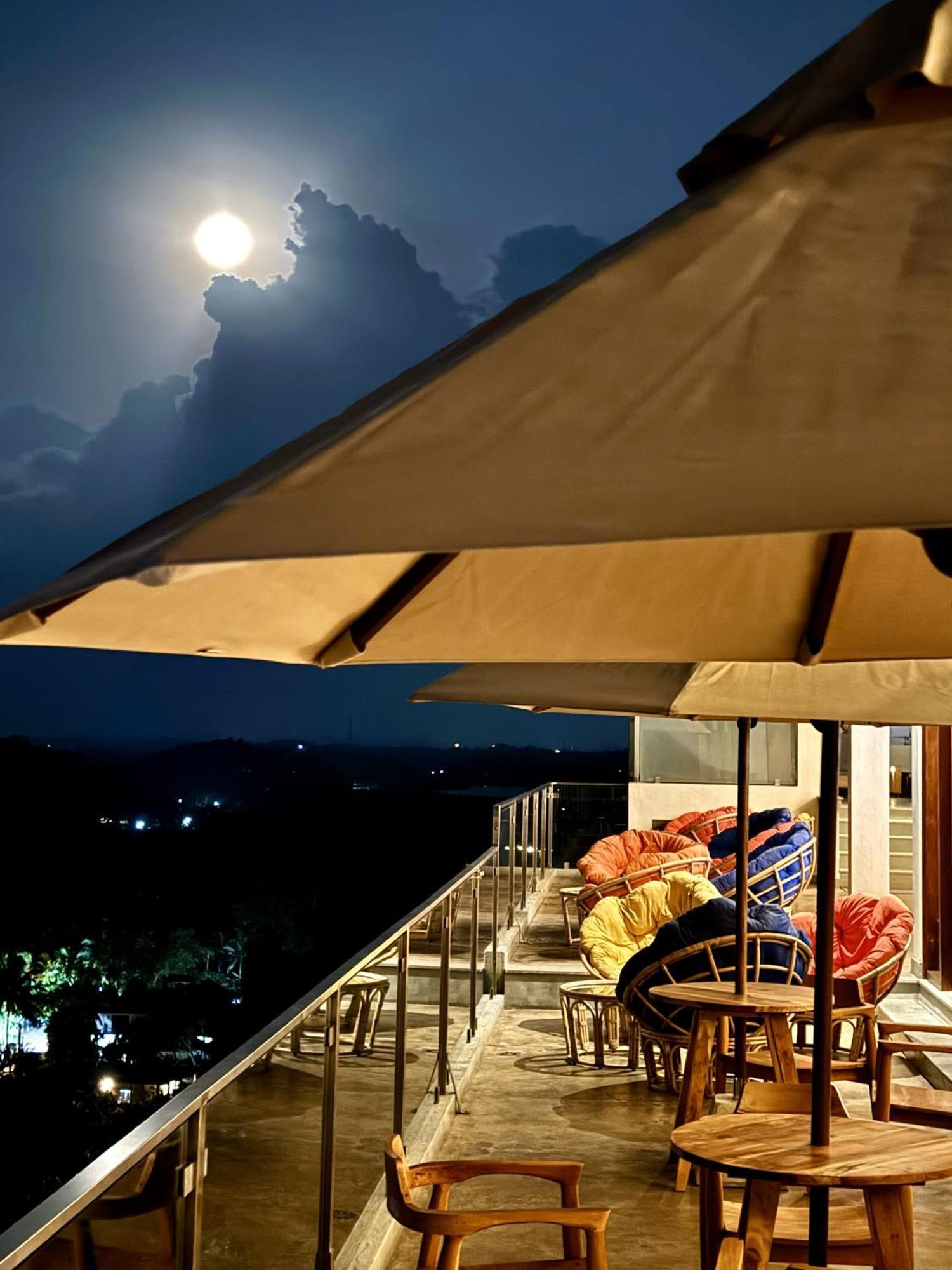Coastline Mirissa Boutique Hotel And Spa Bagian luar foto